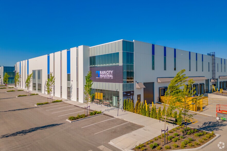 19265 Airport Way, Pitt Meadows, BC à louer - Photo de l’immeuble – Image 1 sur 4