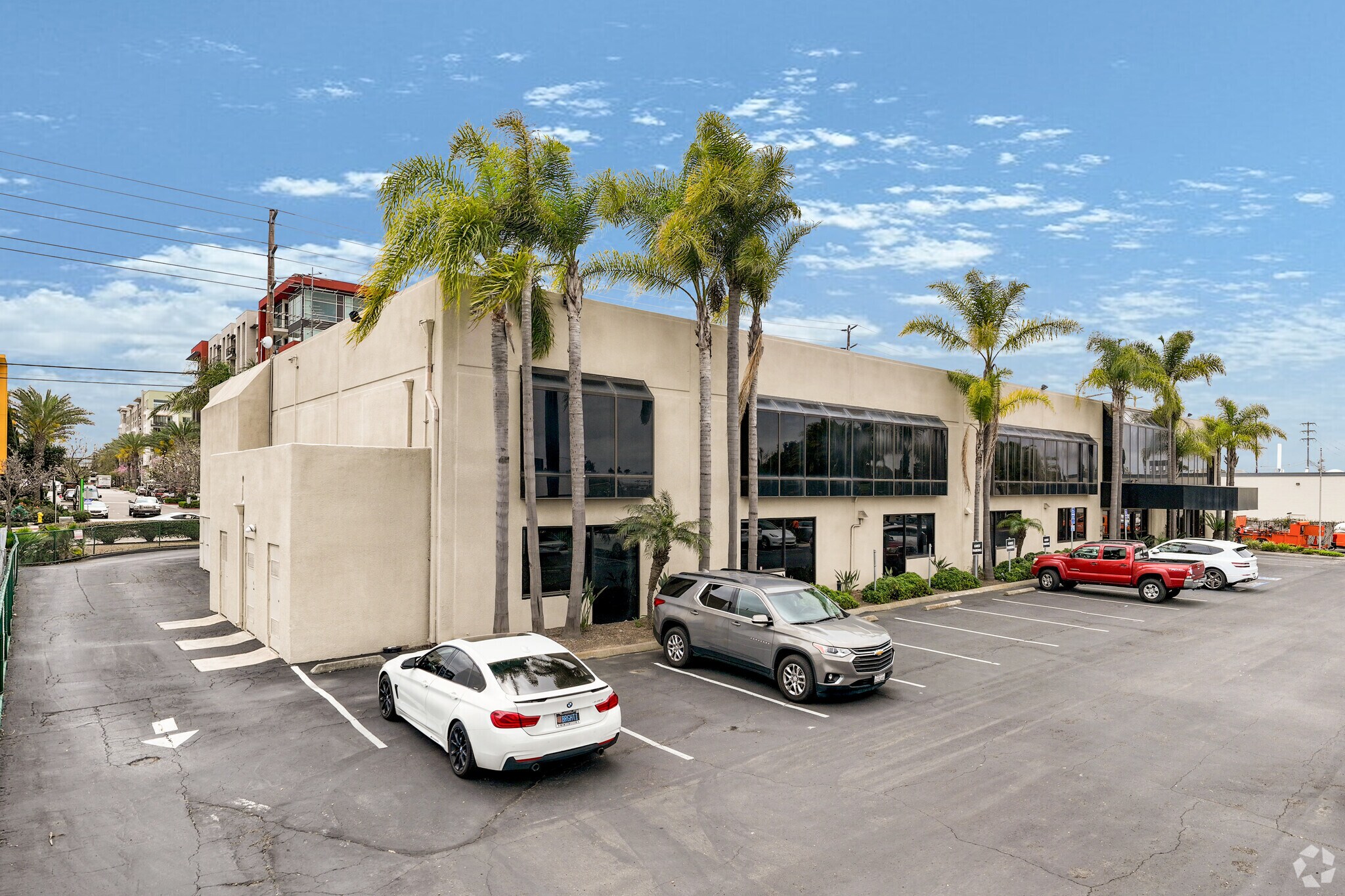 5205 Kearny Villa Way, San Diego, CA à louer Photo principale– Image 1 sur 7