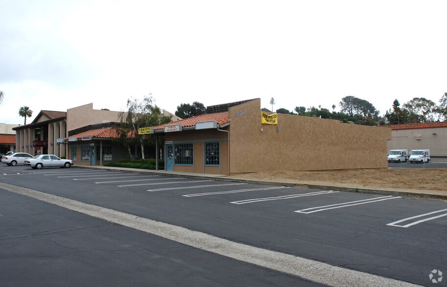 977 S Santa Fe Ave, Vista, CA à vendre - Photo de l’immeuble – Image 2 sur 8