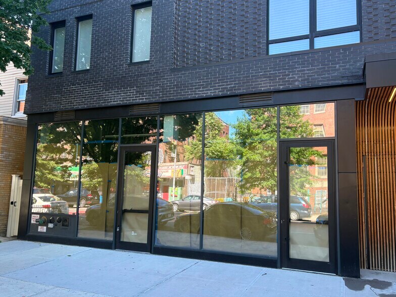 625 Rogers Ave, Brooklyn, NY à vendre - Photo de l’immeuble – Image 2 sur 6