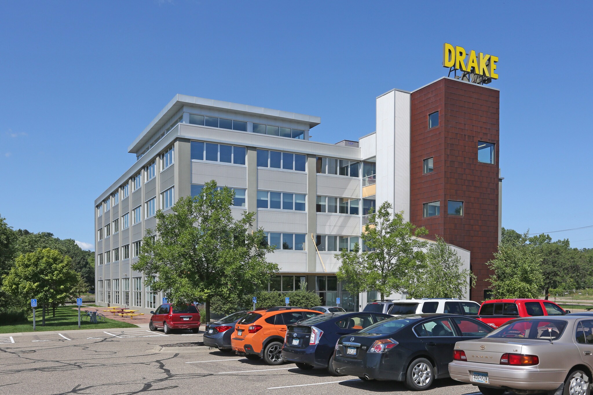 60 Plato Blvd E, Saint Paul, MN à louer Photo principale– Image 1 sur 8
