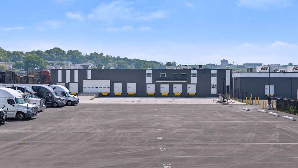 83 Broad Ave, Fairview, NJ à louer - Photo de l’immeuble – Image 3 sur 22
