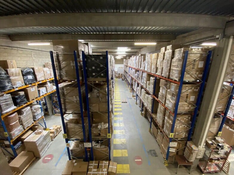Industriel/Logistique dans Goussainville à louer - Photo de l’immeuble – Image 1 sur 4