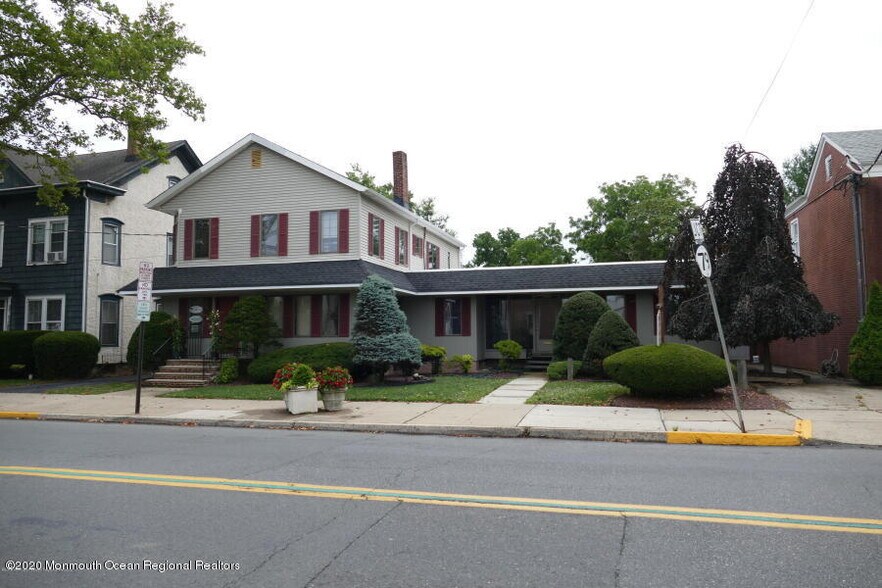 58 W Main St, Freehold, NJ à louer - Photo de l’immeuble – Image 3 sur 16