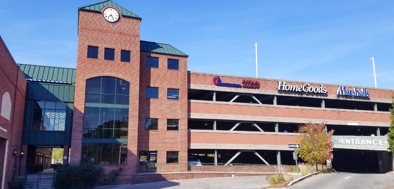 200 Petersville Rd, New Rochelle, NY à louer Photo principale– Image 1 sur 4