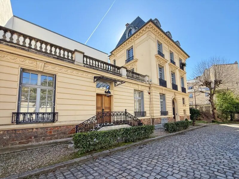Local d'activités dans Versailles à vendre Photo de l’immeuble– Image 1 sur 8