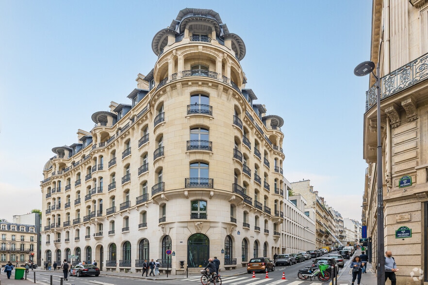 9 Rue De Presbourg, Paris à louer - Photo principale – Image 1 sur 5
