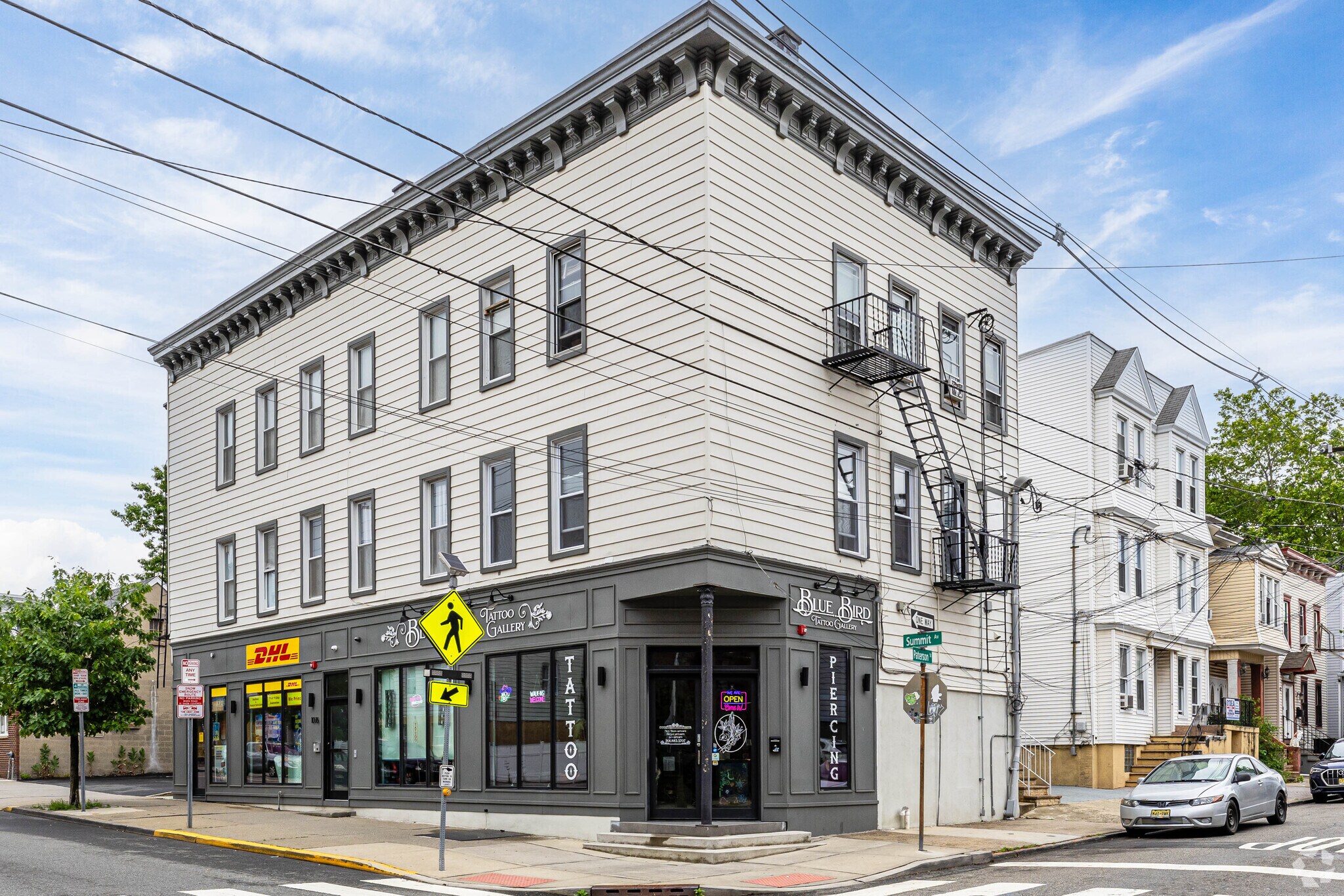 1074 Summit Ave, Jersey City, NJ à vendre Photo de l’immeuble– Image 1 sur 31