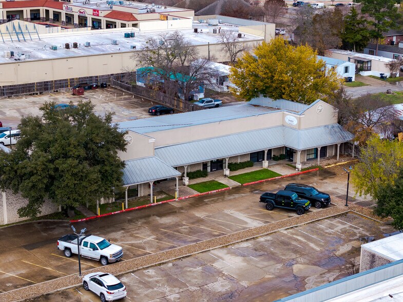 2551-2553 S Texas Ave, College Station, TX à louer - Photo de l’immeuble – Image 2 sur 7