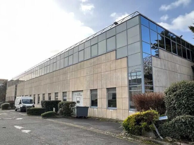 Plus de détails pour 17 Avenue Du Parc, Chilly-Mazarin - Bureau à vendre