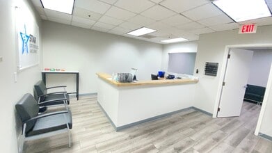 1720 Phoenix Blvd, College Park, GA à louer Photo intérieure– Image 2 sur 3