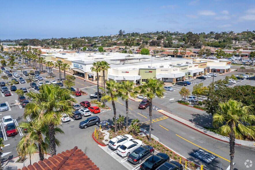 2217-2739 Vista Way, Oceanside, CA à louer - Aérien – Image 1 sur 86