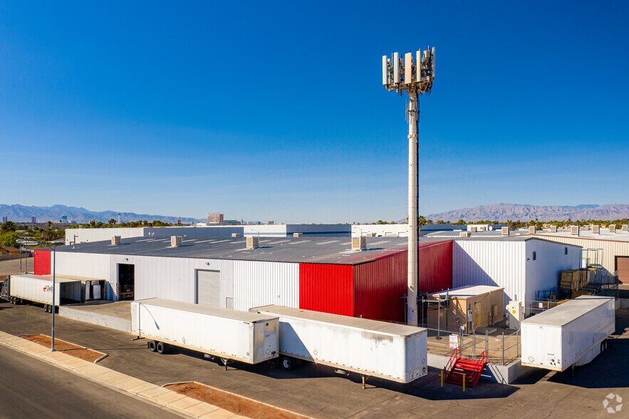 5050 Steptoe St, Las Vegas, NV à vendre - Photo de l’immeuble – Image 2 sur 5