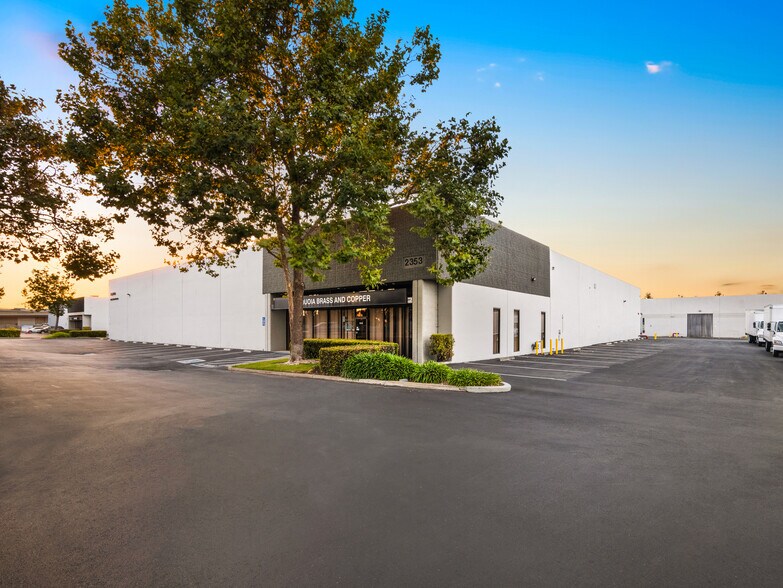 2361 Industrial Pky W, Hayward, CA à louer - Photo de l’immeuble – Image 2 sur 16