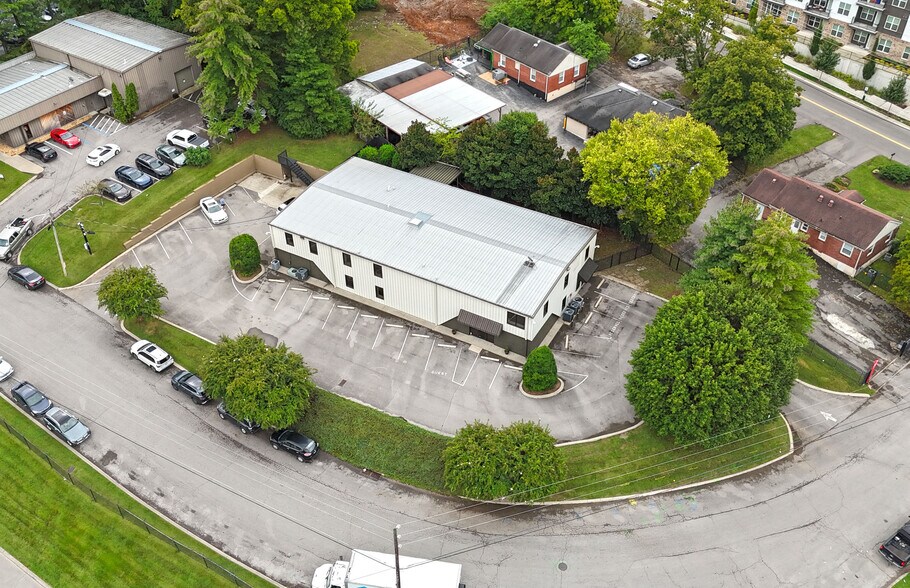 511 Fairground Ct, Nashville, TN à louer - Photo de l’immeuble – Image 3 sur 20