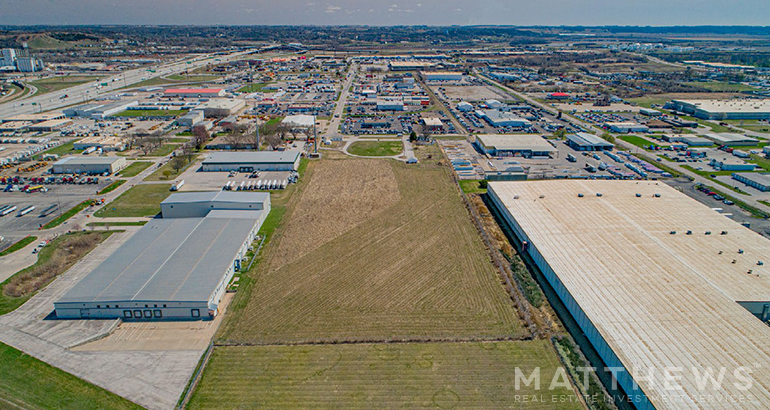 3300 S 11th St, Council Bluffs, IA à louer - Photo de l’immeuble – Image 3 sur 4