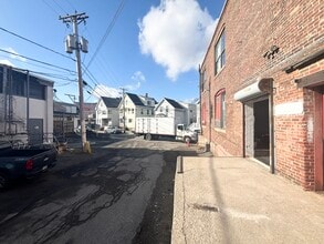 165-167 Bow St, Everett, MA à louer Photo intérieure– Image 2 sur 10