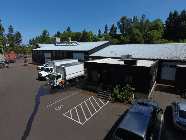 13663 Holcomb Blvd, Oregon City, OR à vendre - Photo de l’immeuble – Image 1 sur 8