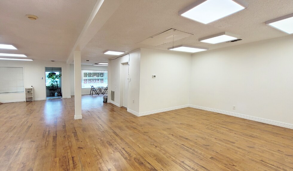 2245 Royal Ln, Dallas, TX à louer Photo intérieure– Image 1 sur 4