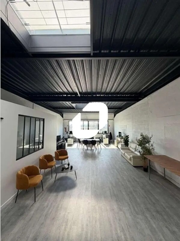 Local d’activités dans Neuilly-Plaisance à louer Photo de l’immeuble– Image 1 sur 12