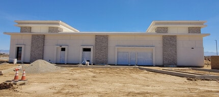 Mojave Dr, Adelanto, CA à louer Photo de la construction– Image 1 sur 2