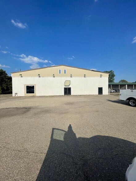 639 S Mill St, Plymouth, MI à vendre - Photo de l’immeuble – Image 2 sur 3