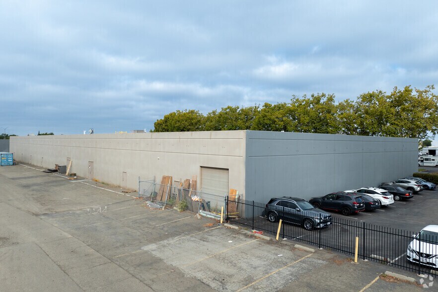 3041 Teagarden St, San Leandro, CA à louer - Photo de l’immeuble – Image 2 sur 4