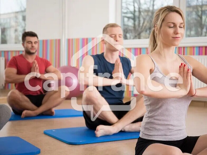 Bureau dans Montlhéry à vendre - Photo de l’immeuble – Image 1 sur 2