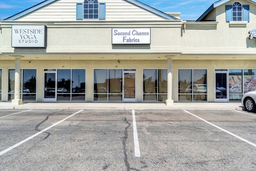 5348-5374 N Spruce Ave, Fresno, CA à louer - Photo de l’immeuble – Image 2 sur 41