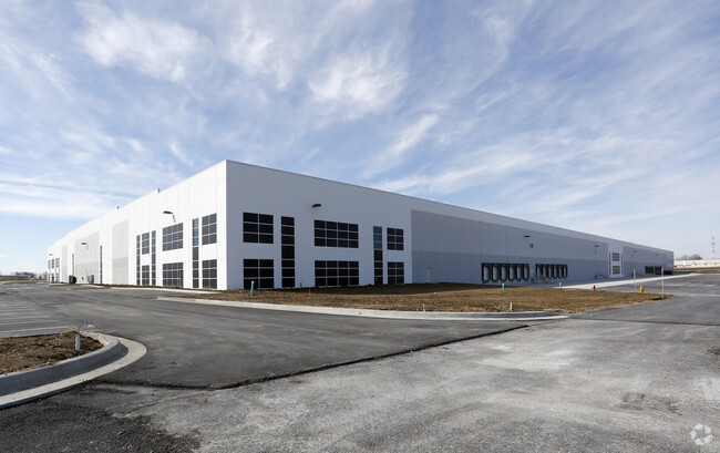 Plus de détails pour 650 Commerce Parkway East Dr, Greenwood, IN - Bureau, Industriel/Logistique à louer