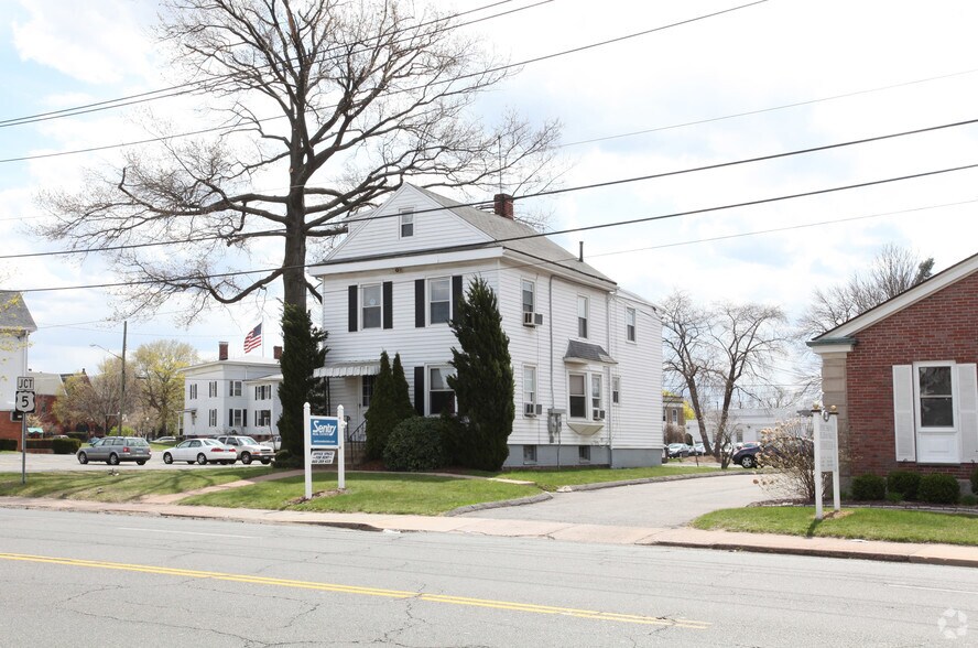 29 Connecticut Blvd, East Hartford, CT à vendre - Photo de l’immeuble – Image 2 sur 3