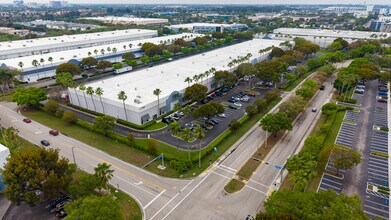 9950 NW 17th St, Miami, FL à louer Photo intérieure– Image 1 sur 8