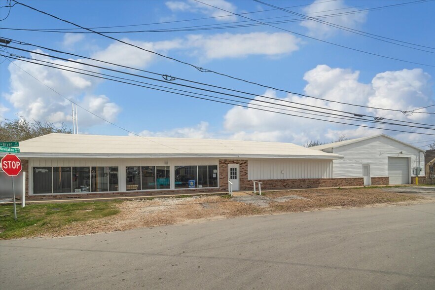 5002 Navigation Blvd, Houston, TX à vendre - Photo de l’immeuble – Image 3 sur 12
