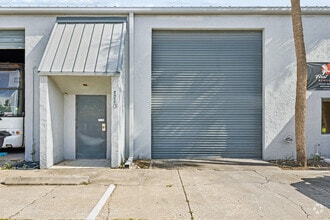 11999 N 49th St, Clearwater, FL à louer Photo de l’immeuble– Image 1 sur 7