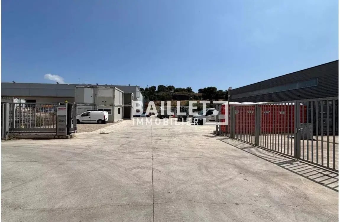 Industriel/Logistique dans Fréjus à louer Photo de l’immeuble– Image 1 sur 5