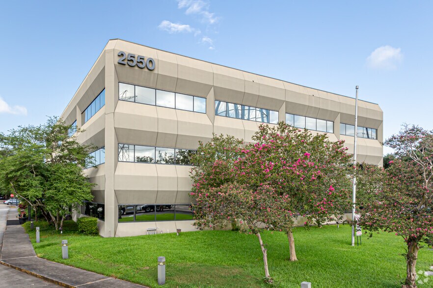 2550 Belle Chasse Hwy, Gretna, LA à louer - Photo de l’immeuble – Image 3 sur 3