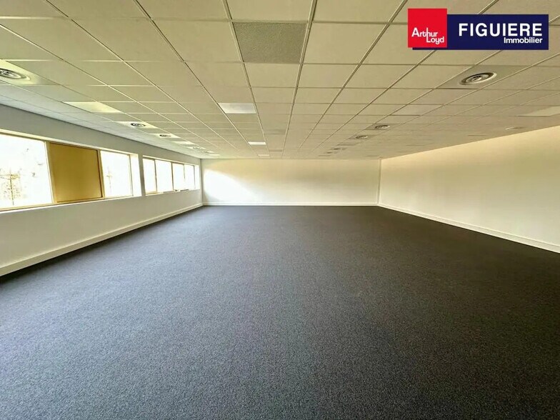 13 Impasse De La Charrue Bonnet, Rousset à louer - Photo principale – Image 2 sur 9