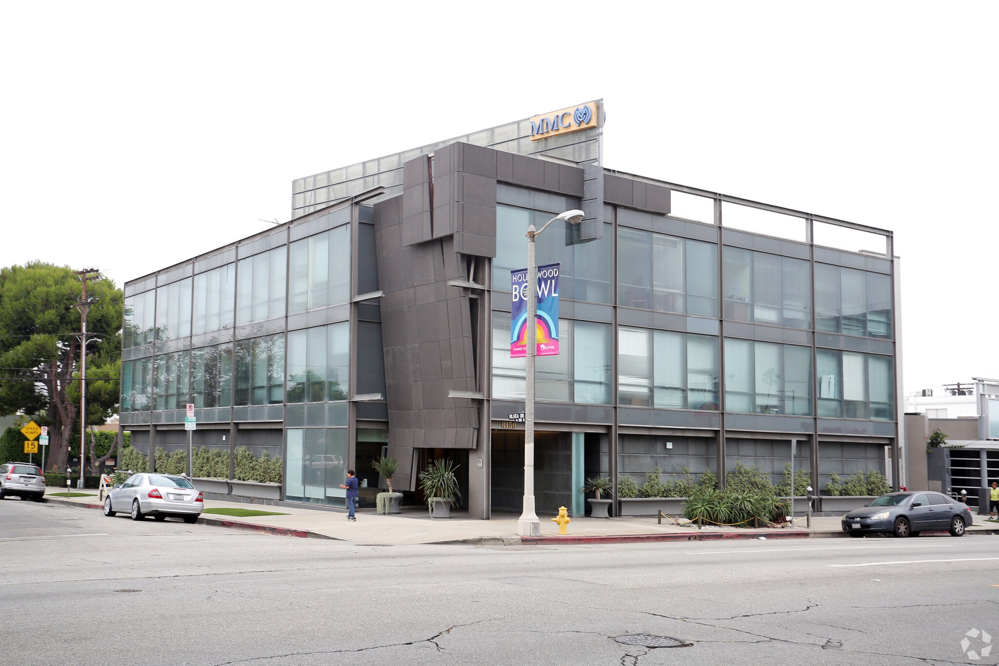 8150 Beverly Blvd, Los Angeles, CA à louer Photo principale– Image 1 sur 10