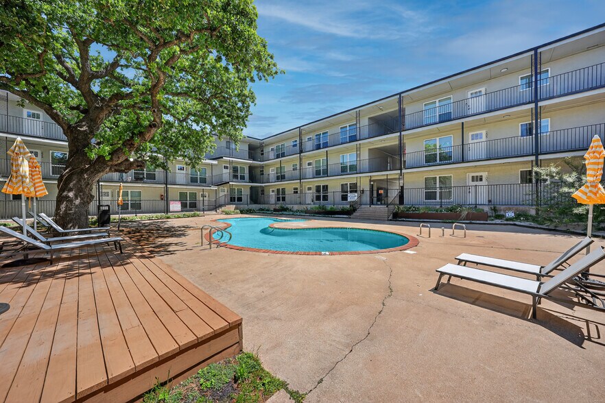 4210 Red River St, Austin, TX à vendre - Photo de l’immeuble – Image 3 sur 12