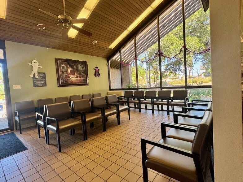 801 Corpus Christi St, Laredo, TX à vendre - Photo intérieure – Image 2 sur 9