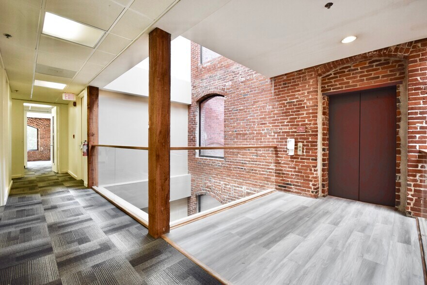 521 SW 11th, Portland, OR à louer - Photo de l’immeuble – Image 1 sur 35