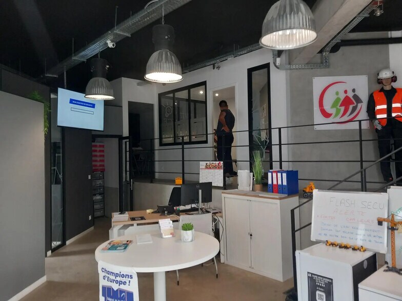 Bureau dans Bègles à vendre - Photo de l’immeuble – Image 3 sur 8