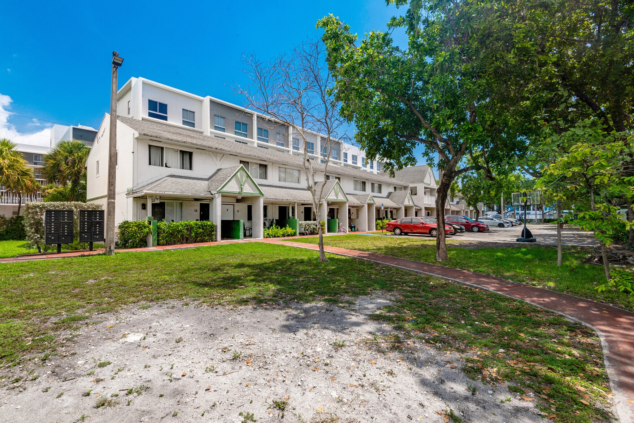 1521 NW 61st St, Miami, FL à vendre Photo de l’immeuble– Image 1 sur 41