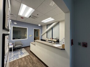 711 NE Halsey St, Portland, OR à louer Photo de l’immeuble– Image 1 sur 4