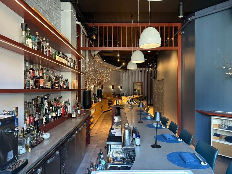 319 Bowery, New York, NY à louer - Photo de l’immeuble – Image 2 sur 3