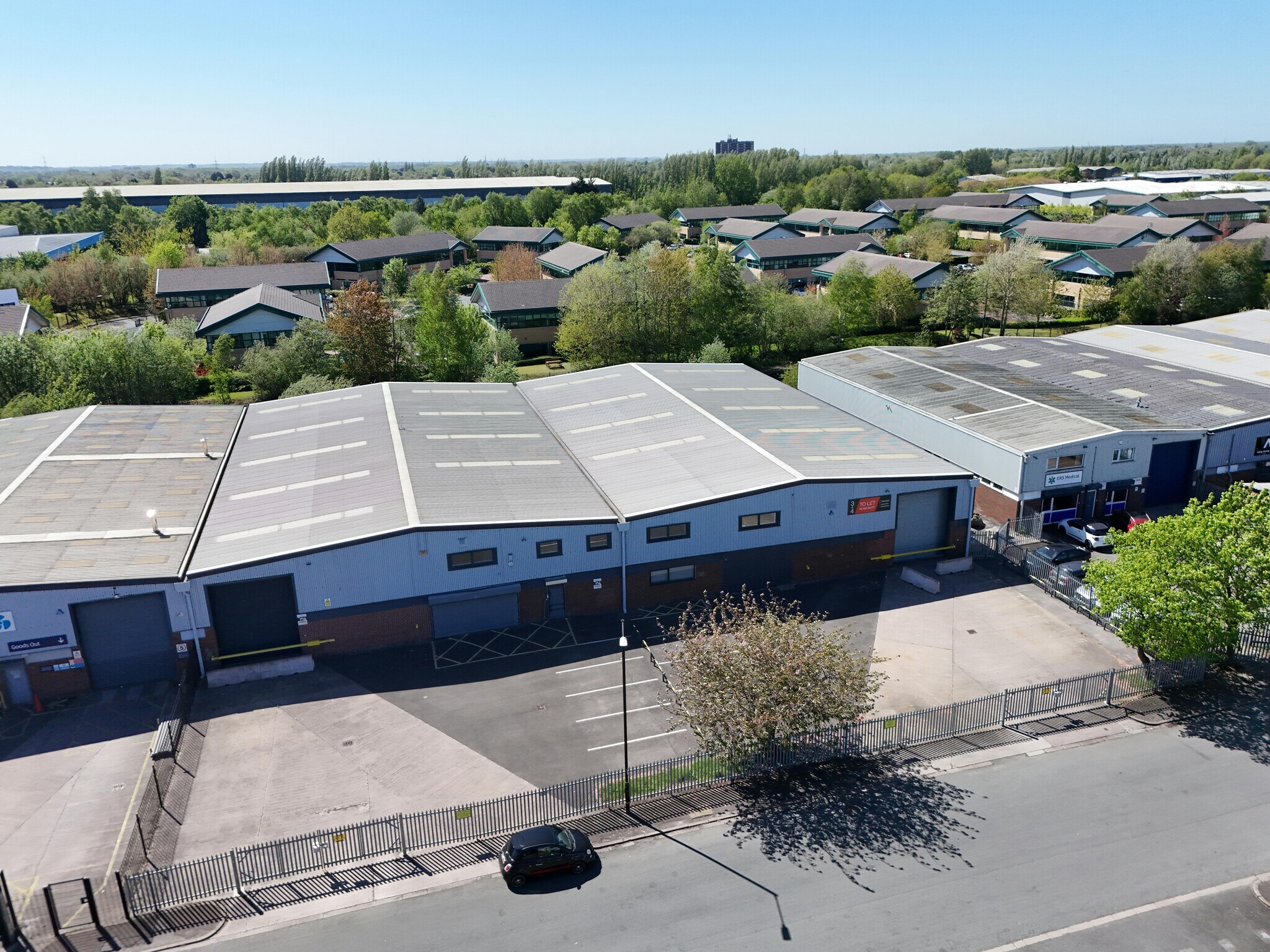 Textilose Rd, Manchester à louer Photo de l’immeuble– Image 1 sur 9