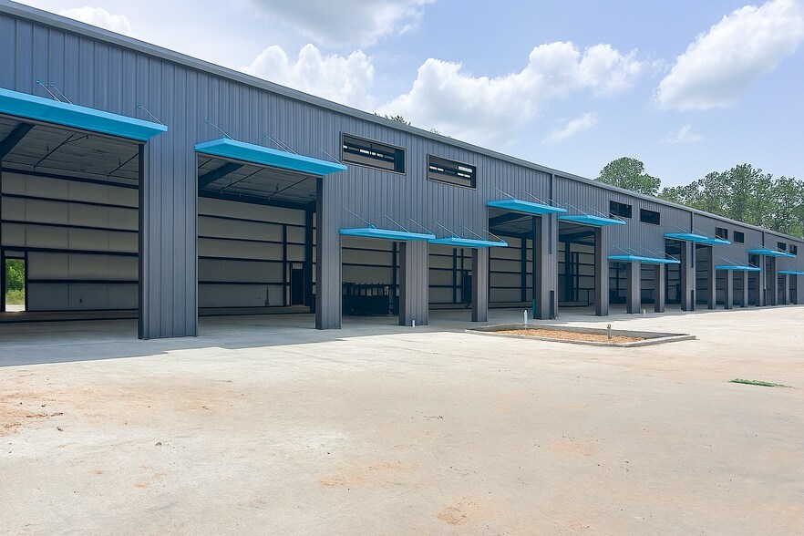 2007 Airport Rd, Conroe, TX à louer - Photo de l’immeuble – Image 3 sur 16