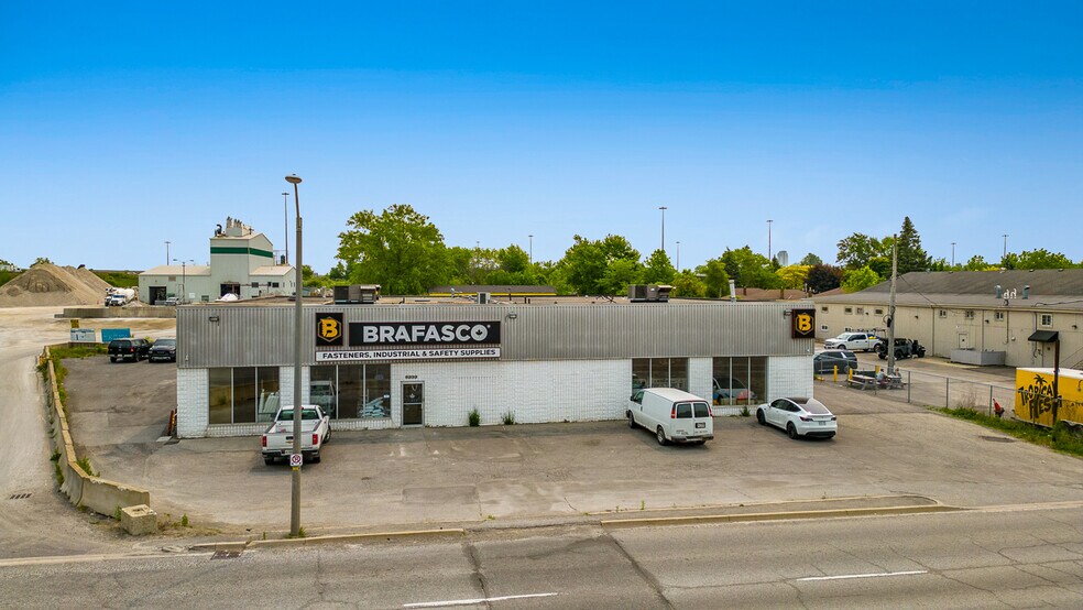 5232 Montrose Rd, Niagara Falls, ON à vendre - Photo de l’immeuble – Image 2 sur 33
