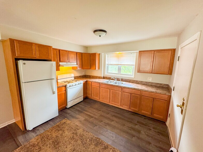 560-570 Princeton st, Des Plaines, IL à vendre - Photo de l’immeuble – Image 2 sur 8