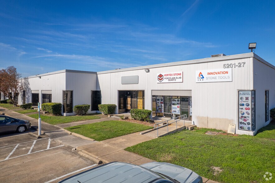 5201-5227 Langfield Rd, Houston, TX à louer - Photo de l’immeuble – Image 1 sur 2